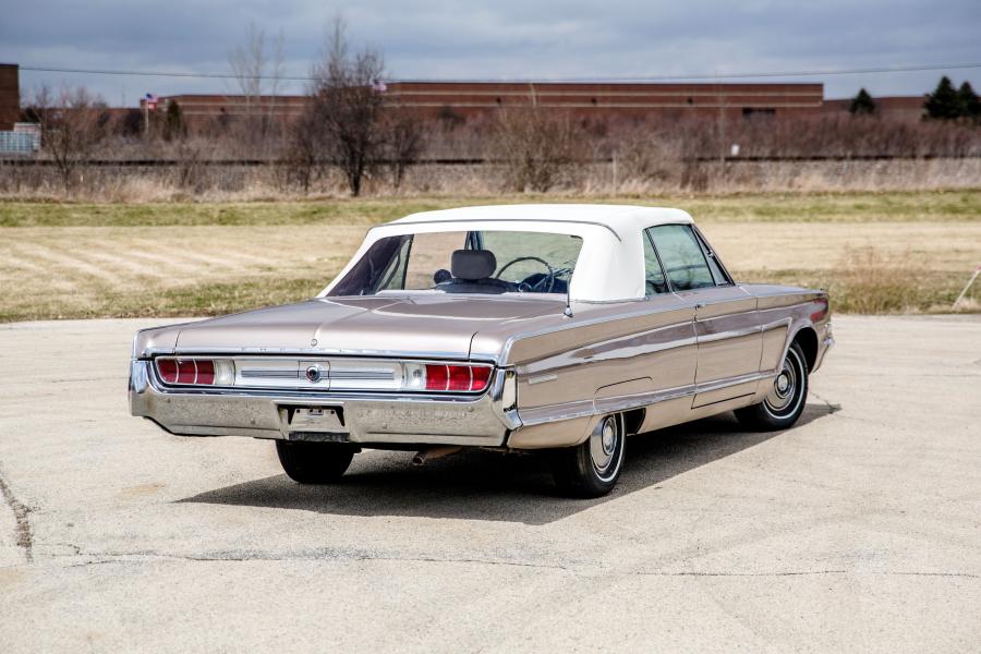  Chrysler 300L Convertible (AC2-P C45) 1965 года  (фото 10 из 30)